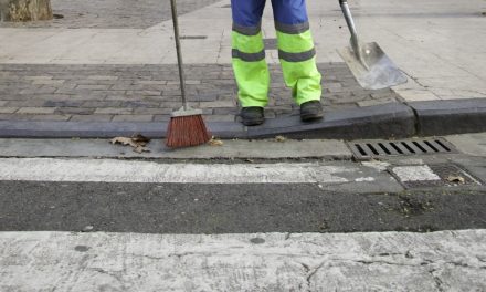 USO culpa a la falta de personal y mala organización de la suciedad y basura que hay en Almería