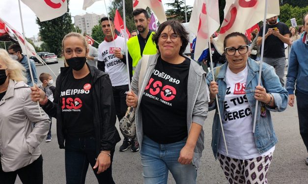La plantilla de Abai Group protesta en A Coruña contra el despido de 15 personas