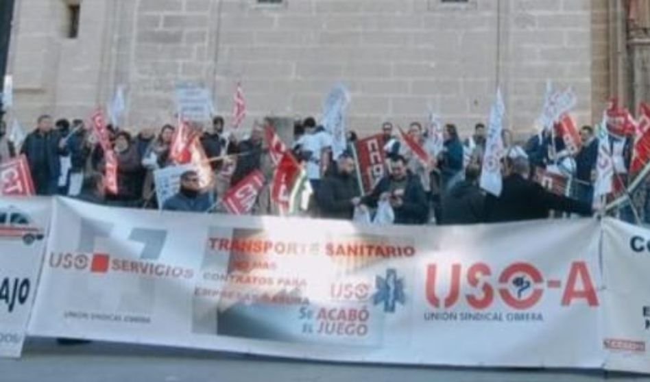 USO encabeza la concentración de los sindicatos de ambulancia ante la sede del Servicio de Salud en Andalucía